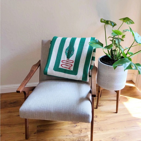 Green and White Snake Pattern Throw Blanket - Picture 3 of 6